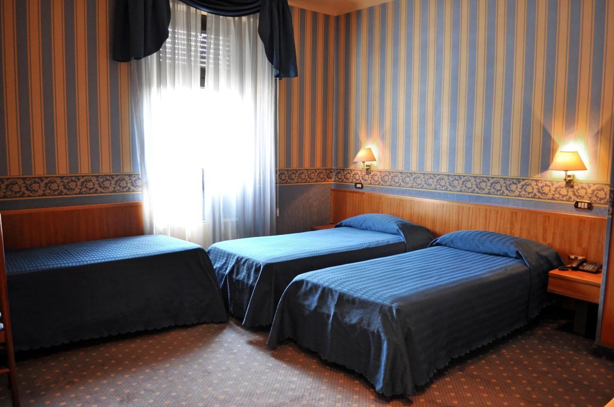 Hotel Garda — Photos 1